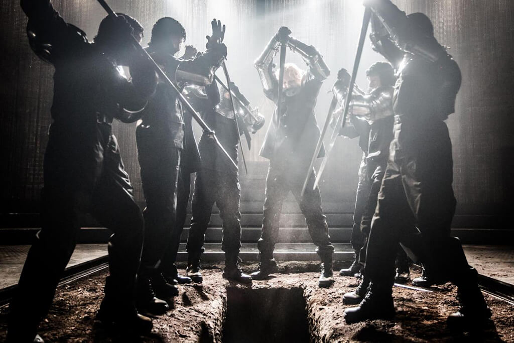 richard-iii-almeida-theatre-06